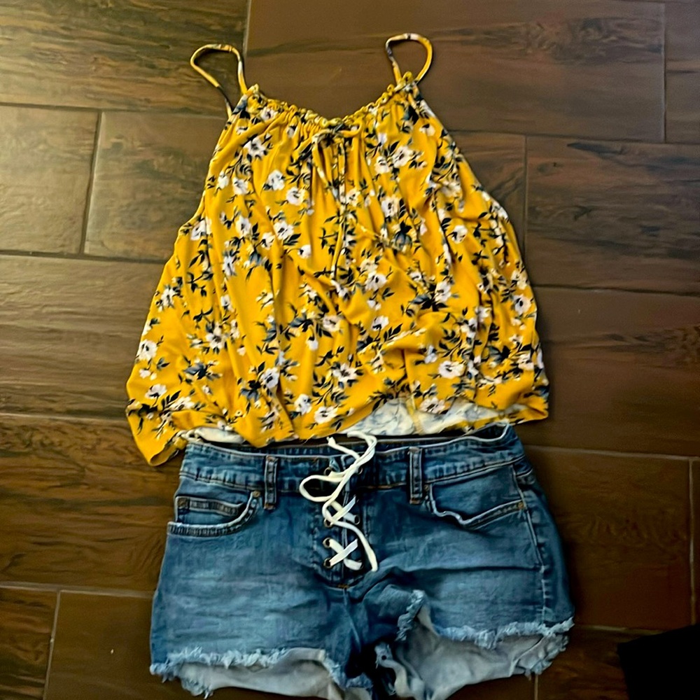American Eagle floral top